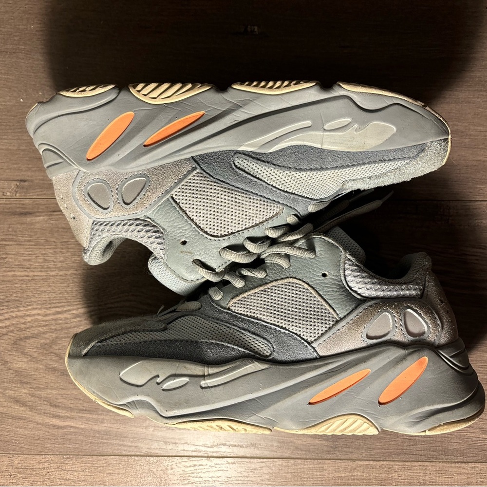 Yeezy 700 inertia
